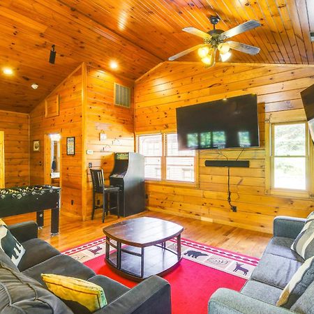 Cabin With Pool Access About 3 Mi To Downtown Gatlinburg Kültér fotó