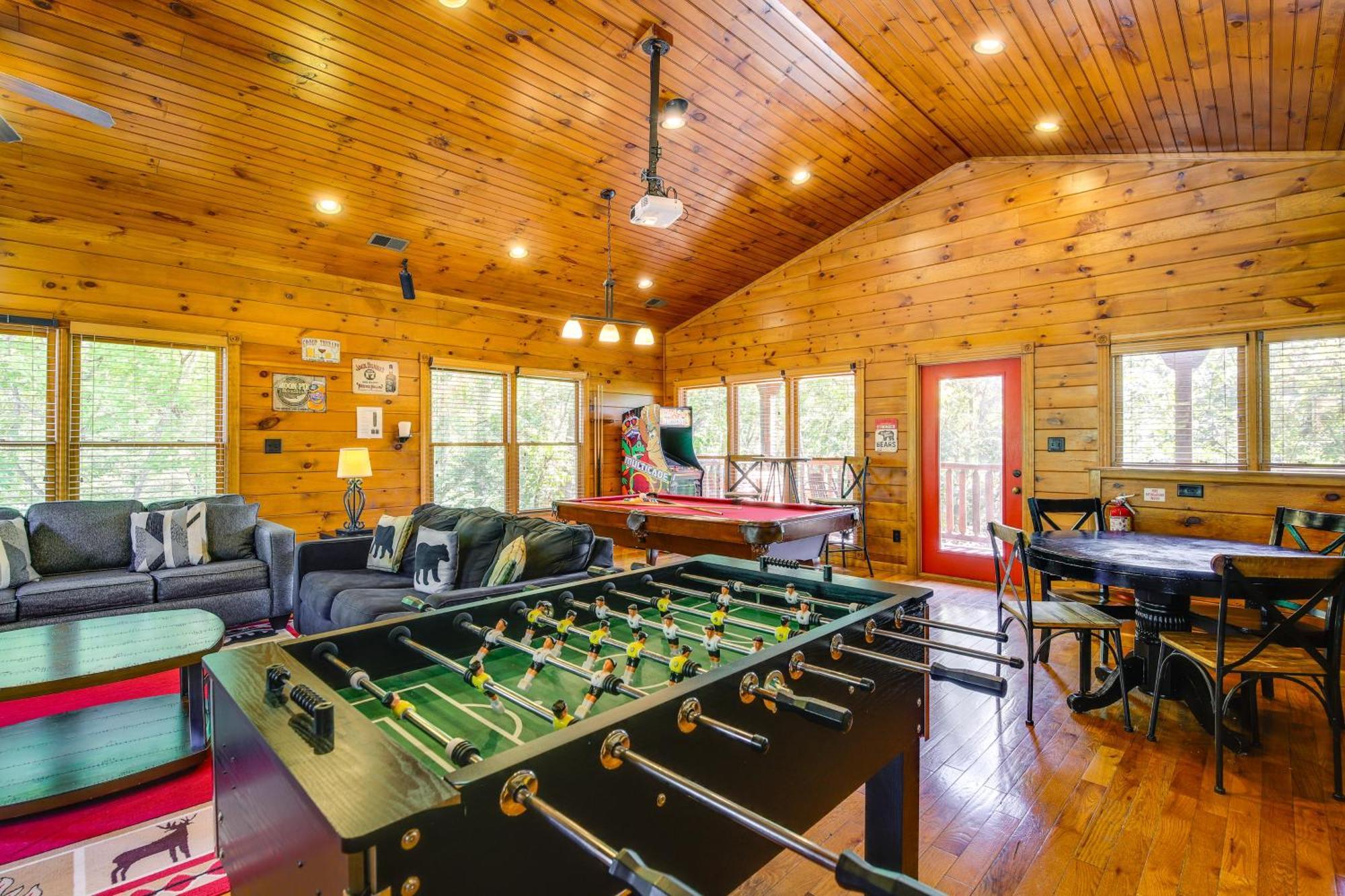 Cabin With Pool Access About 3 Mi To Downtown Gatlinburg Kültér fotó