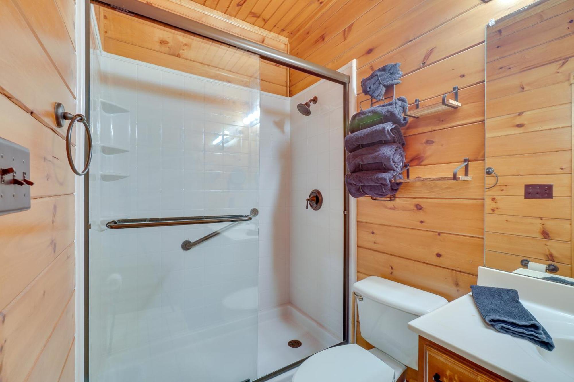 Cabin With Pool Access About 3 Mi To Downtown Gatlinburg Kültér fotó