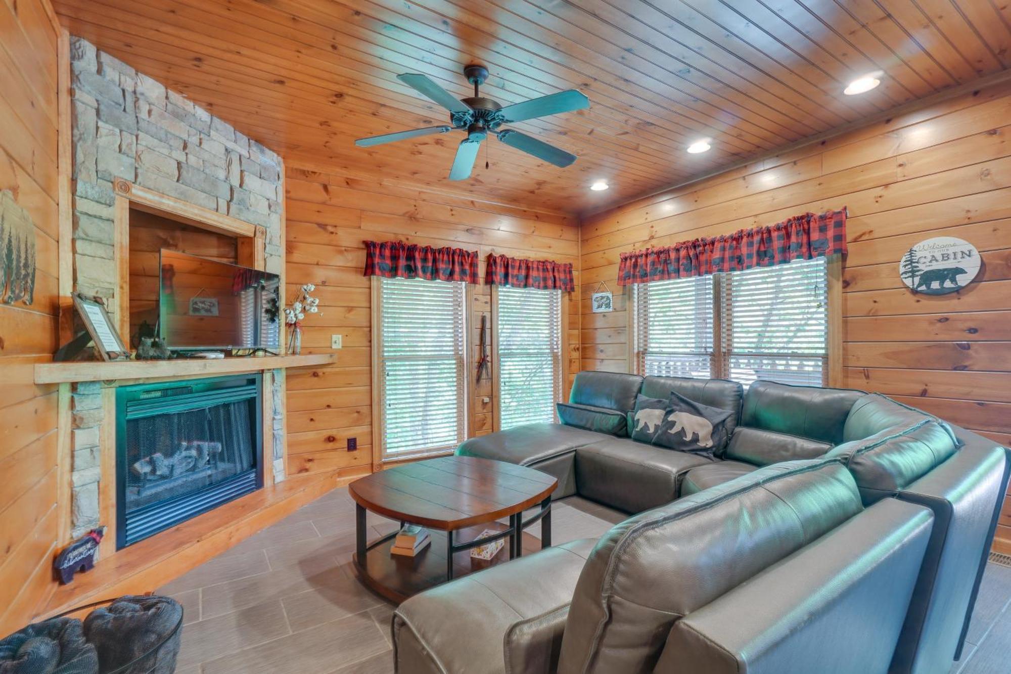Cabin With Pool Access About 3 Mi To Downtown Gatlinburg Kültér fotó