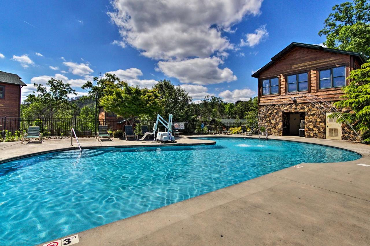 Cabin With Pool Access About 3 Mi To Downtown Gatlinburg Kültér fotó