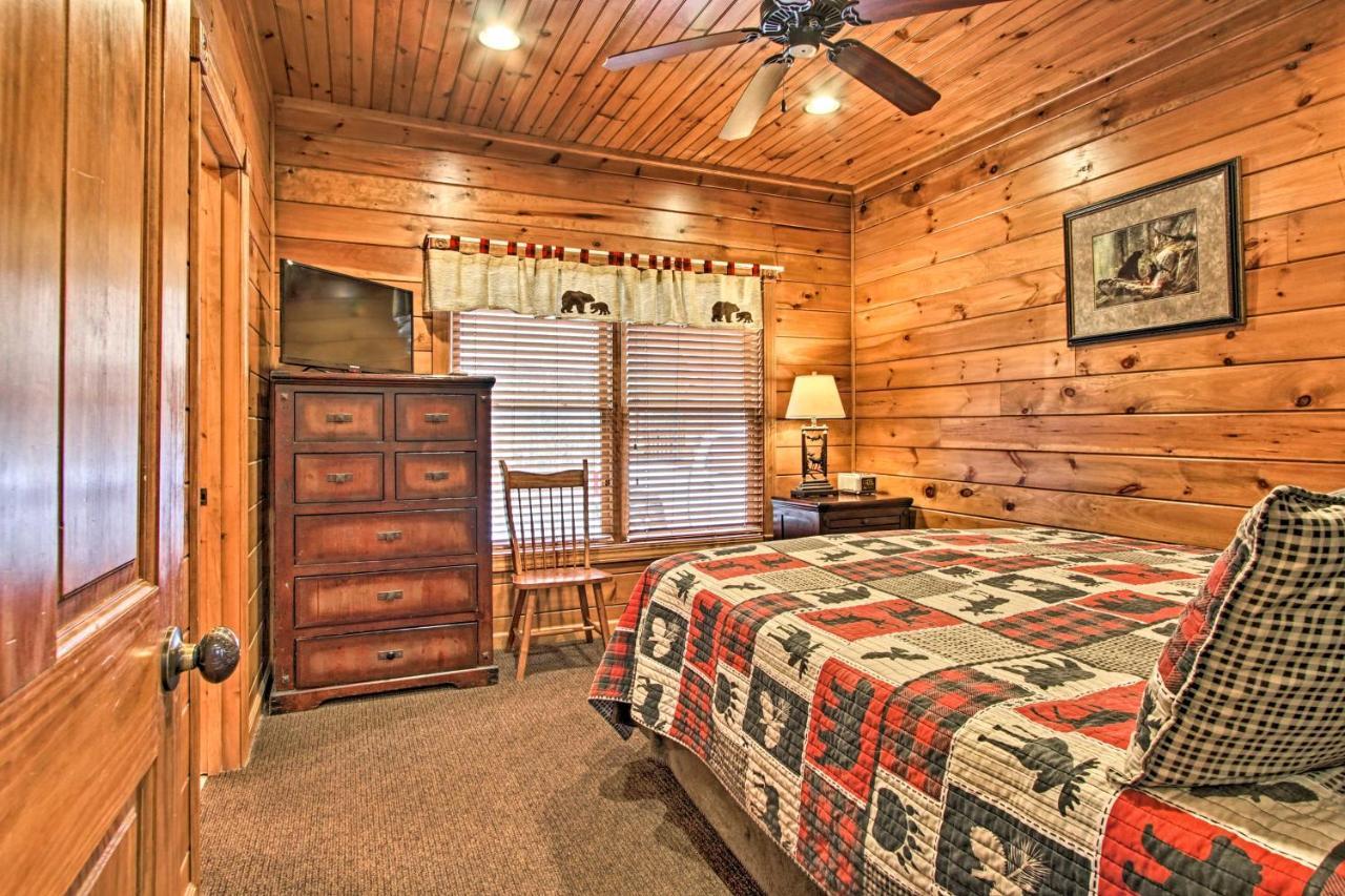 Cabin With Pool Access About 3 Mi To Downtown Gatlinburg Kültér fotó