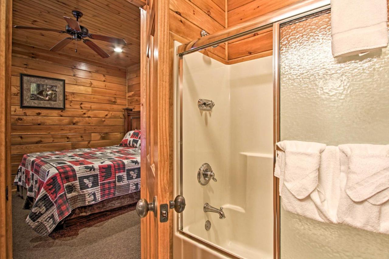 Cabin With Pool Access About 3 Mi To Downtown Gatlinburg Kültér fotó