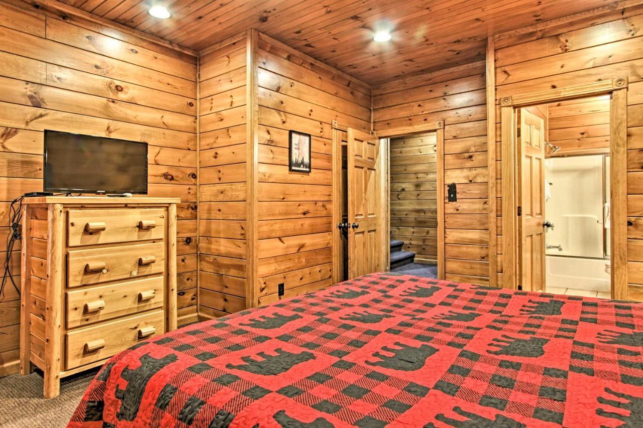 Cabin With Pool Access About 3 Mi To Downtown Gatlinburg Kültér fotó