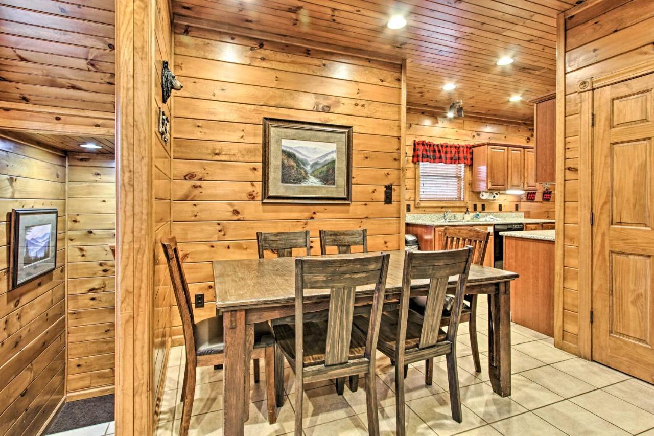 Cabin With Pool Access About 3 Mi To Downtown Gatlinburg Kültér fotó