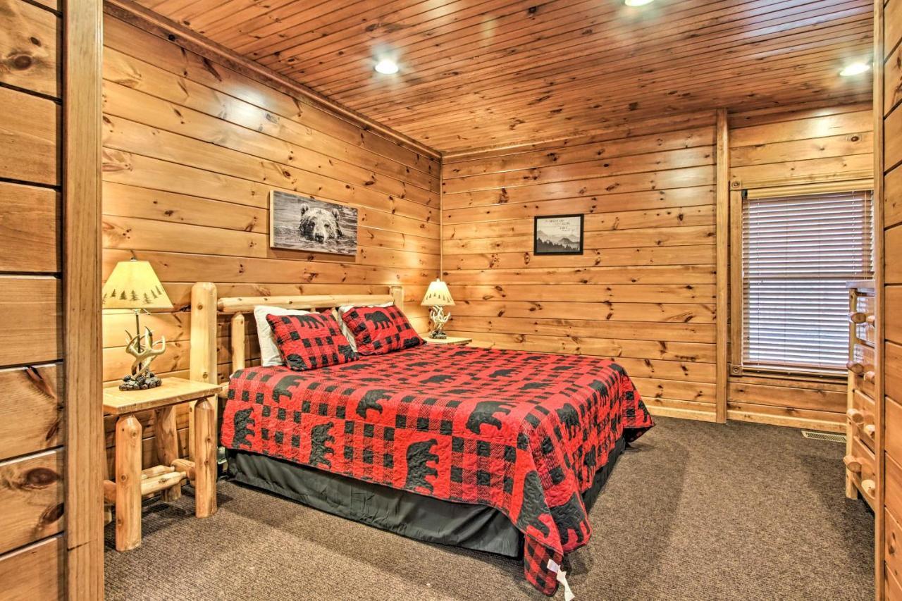 Cabin With Pool Access About 3 Mi To Downtown Gatlinburg Kültér fotó